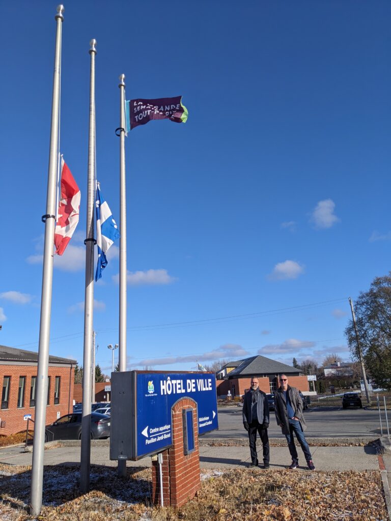 Journée mondiale de l’enfance : la Ville hisse le drapeau de la Grande semaine des tout-petits